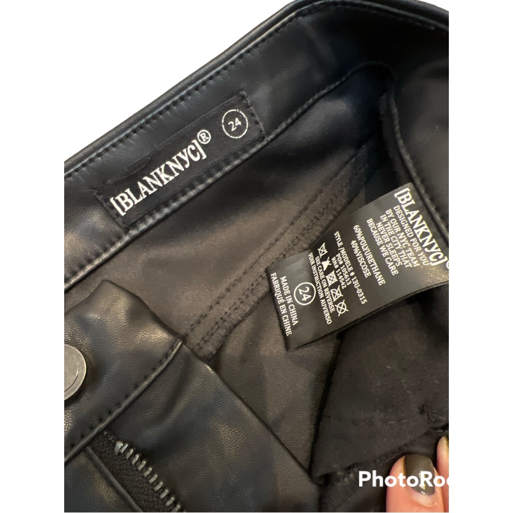 Blank NYC vegan leather laced mini skirt women’s 24 black NEW - Picture 4 of 4